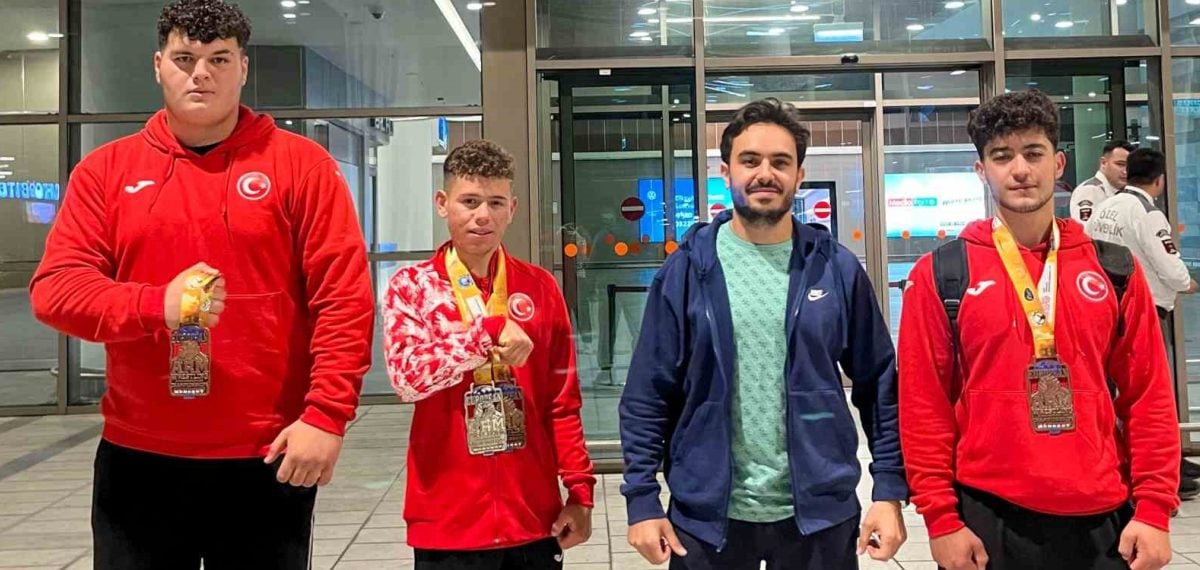 Tarsus Belediyesi Spor Kulübü Sporcuları, Avrupa Bilek Güreşi Şampiyonasında 4 Madalya Kazandı