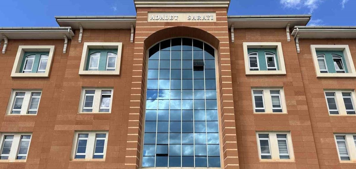 Tosya’da Uyuşturucu Operasyonu: 3 Sanık Yargılanmaya Devam Ediyor