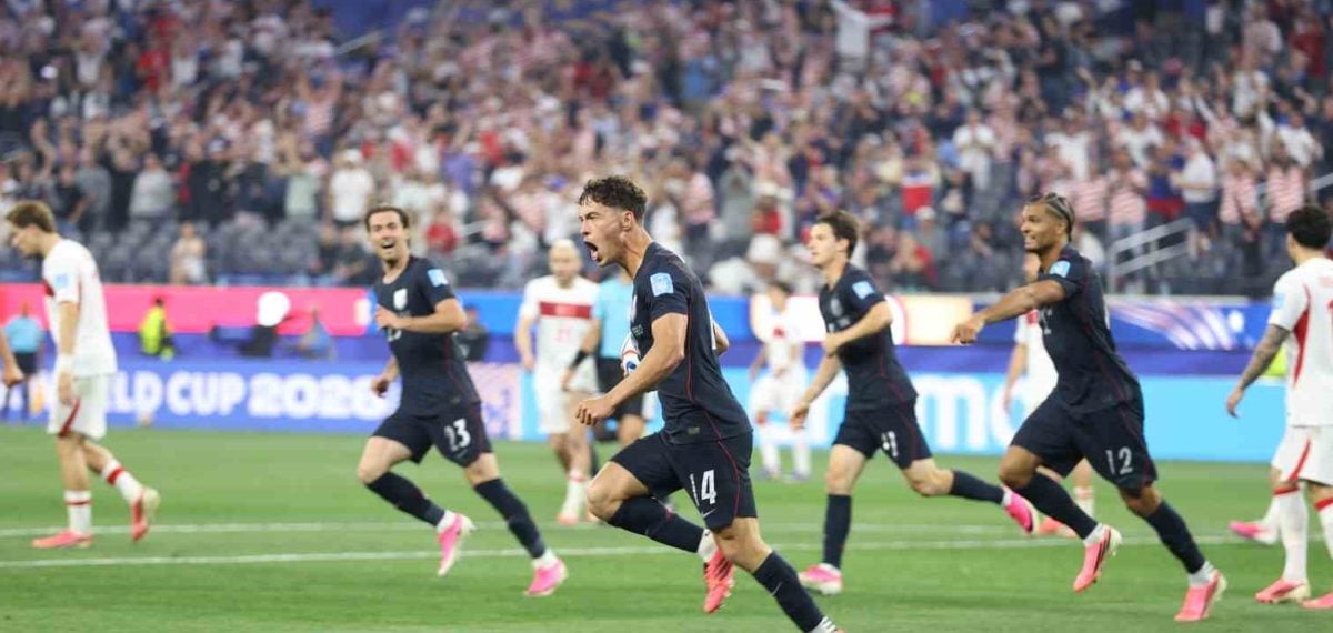 Türkiye ve ABD futbol takımları Los Angeles’ta 3-2’lik maç sonucu karşılaştı
