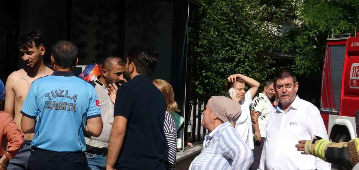 Tuzla’da Korkutan Çatı Yangını