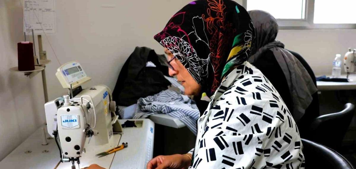 Ücretsiz Drapaj Eğitimiyle Moda Tasarımında Uzmanlaşma ve İstihdam Avantajları
