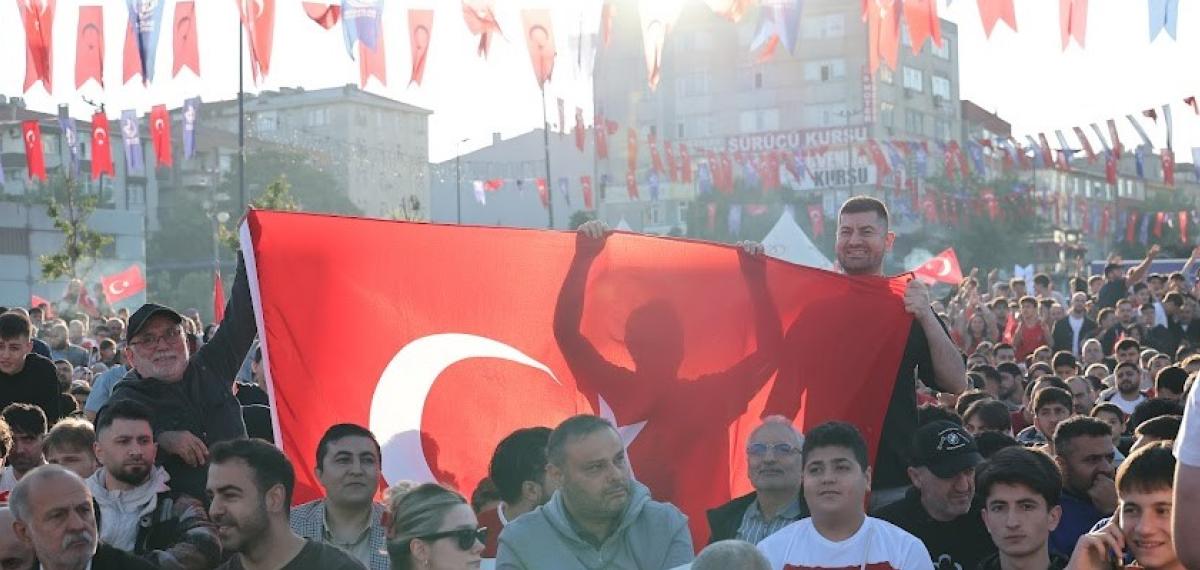 Milli Maç Heyecanı Bağcılar Meydanı’nda Yaşandı