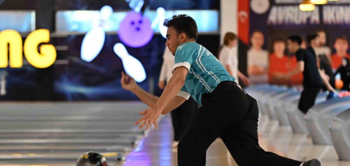 Ünilig Bowling Türkiye Şampiyonasında Birinciler Ödüllerini Aldı
