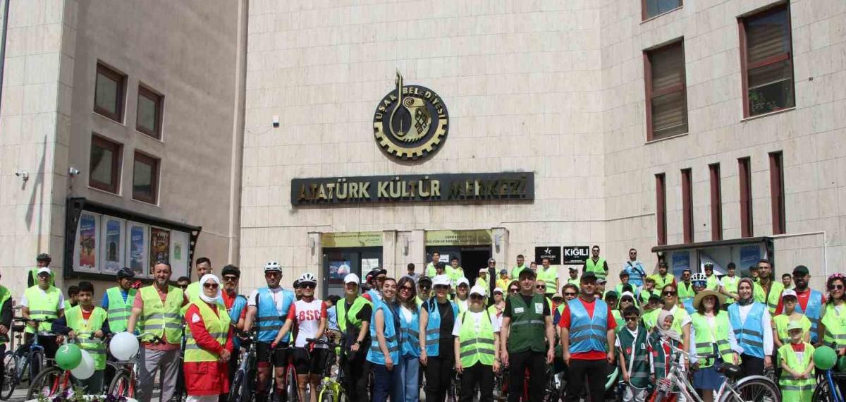 Uşak’ta 13. Klâsik Yeşilay Bisiklet Turu Düzenlendi