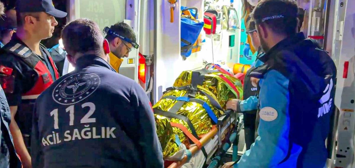Yamaç Paraşütüyle Dere Yatağına Düşen Vatandaş 5 Saatlik Çalışmayla Kurtarıldı
