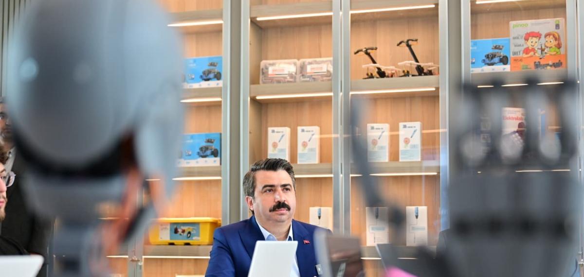 Yıldırım Yapay Zeka ve Teknoloji Merkezi’nde Eğitimler Başladı