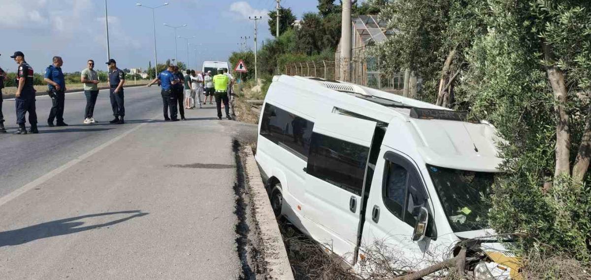 Yolcu Minibüsünde Dehşet Anları Kamerada: Kaçırdığı Minibüsle Kaza Yapıp Öldü