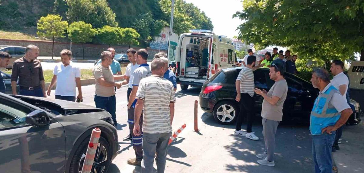 Zonguldak’ta kontrolden çıkan araç camiye girdi