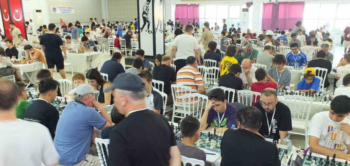 2. Burhaniye-Ören Uluslararası Satranç Turnuvası 609 sporcuyla başladı