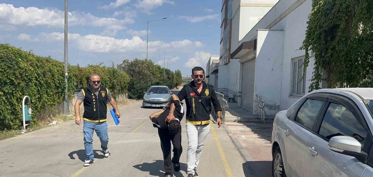 Adana’da üç kişinin öldüğü silahlı saldırı zanlısı tutuklandı