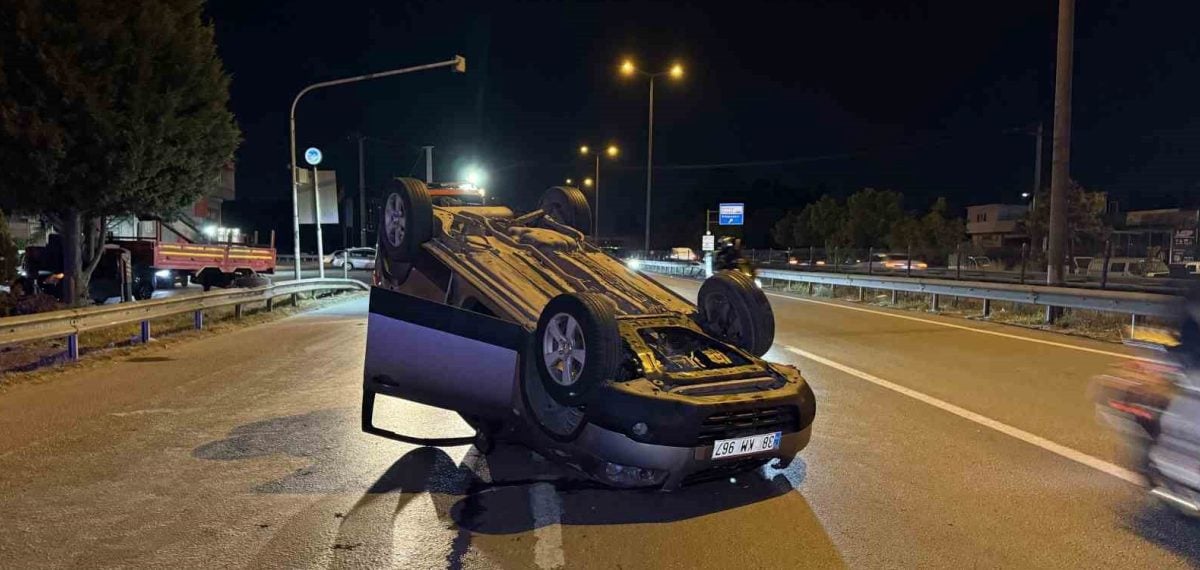Adapazarı’nda iki SUV çarpıştı: 4 kişi hafif yaralandı, sürücü alkollü bulundu