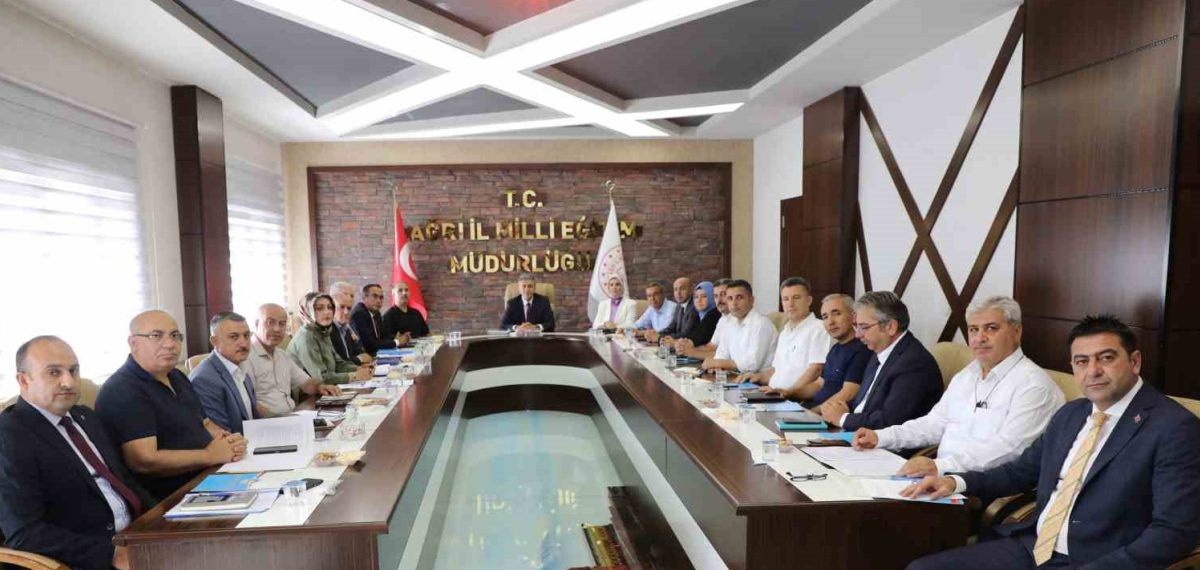 Ağrı İl Milli Eğitim Müdürlüğü yeni eğitim yılı hazırlıklarını değerlendirdi