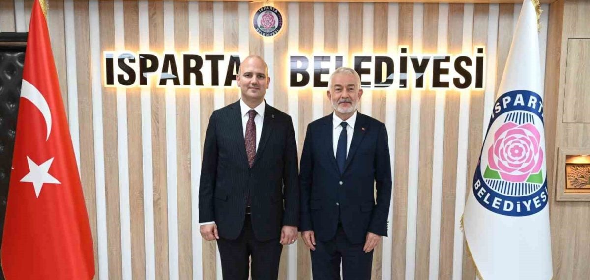 AK Parti heyeti Isparta’da Başkan Başdeğirmen’i ziyaret etti