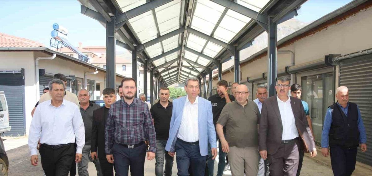 AK Parti vekilleri Elazığ ilçelerinde vatandaş taleplerini dinledi