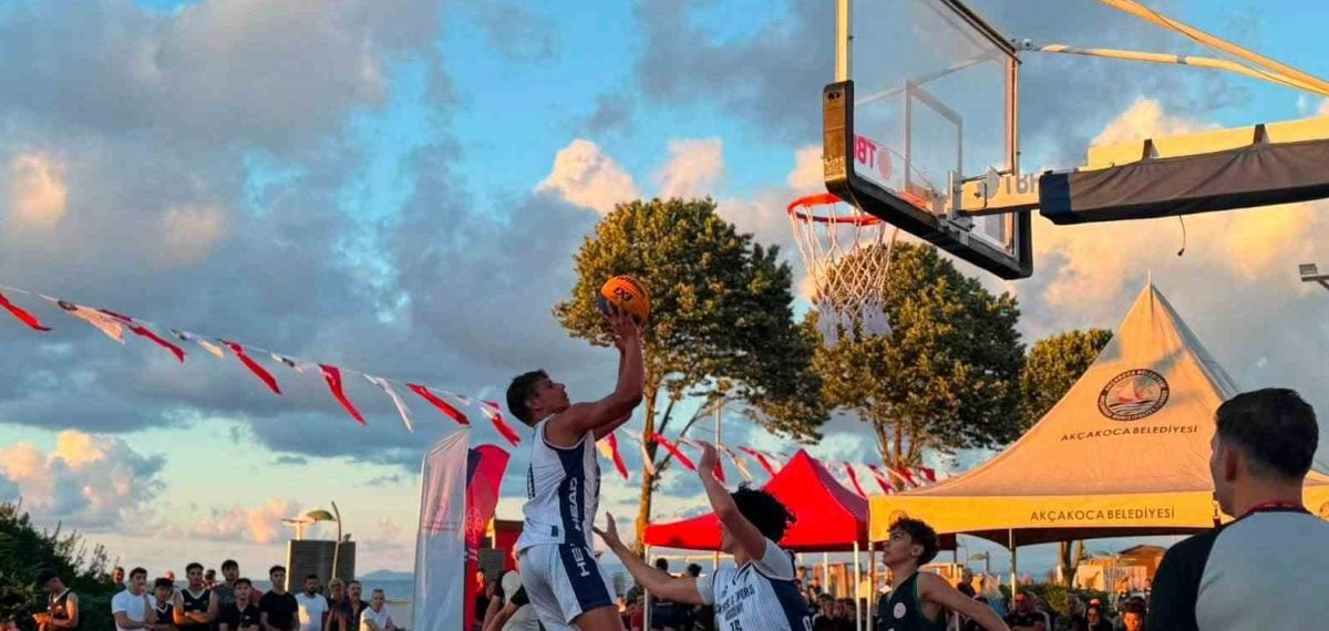 Akçakoca’da Gençlik Kupası 3×3 Basketbol Türkiye Finalleri başladı, 33 takım mücadele ediyor