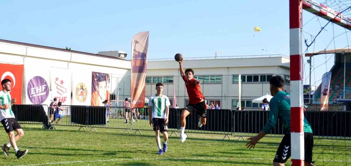 Alanya’da 31. Açık Alan Ramazan Demirci Turnuvası ve Mini Minikler Şampiyonası başladı