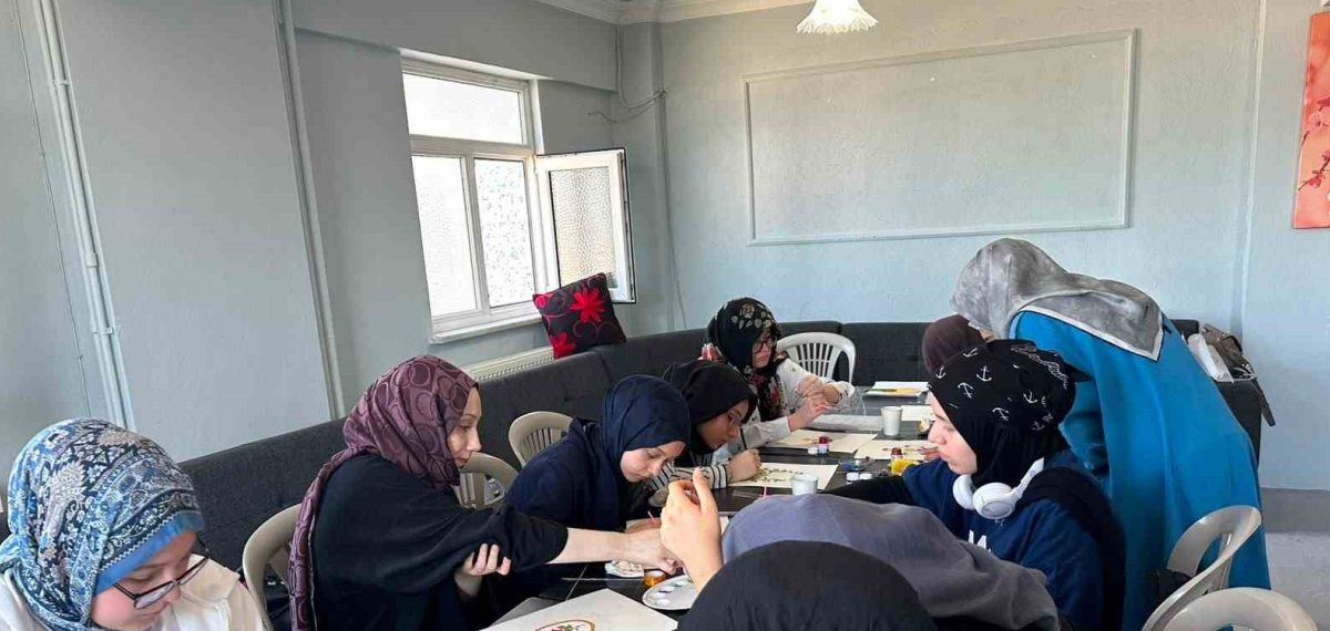 Alaplı’da gençlere tezhip eğitimi verildi gençler dijital bağımlılıktan uzaklaştırılıyor