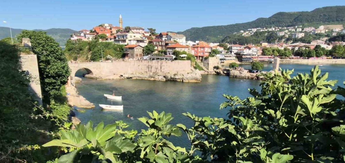Amasra üç günde 100 bin ziyaretçi ağırladı, oteller doldu