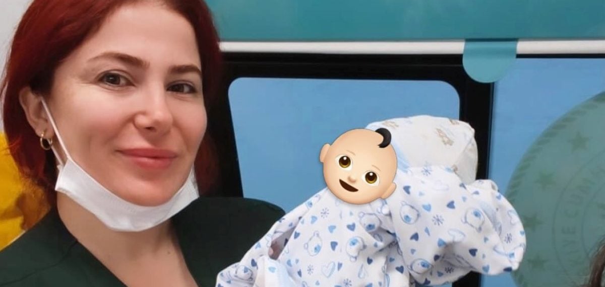Ambulans doğumunda ebe ve paramedik bebeği sağlıkla dünyaya getirdi