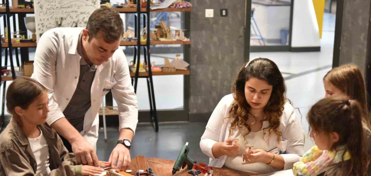 Antalya Bilim Merkezi tematik yaz kampıyla 7-14 yaş çocukları bilimle buluşturuyor