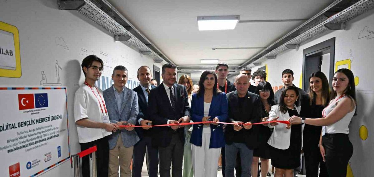 Antalya’da DİGEM açıldı, gençlere yapay zekâ ve dijital eğitim desteği