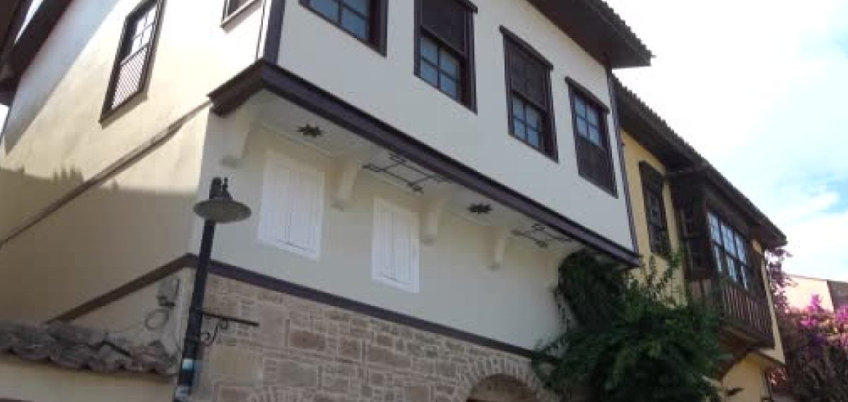 Antalya’da Kaleiçi’ndeki evinde Alman vatandaşı Arthur Strudel ölü bulundu