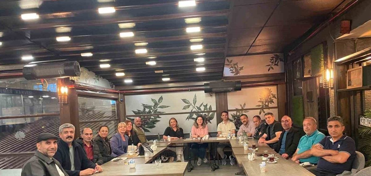 Ardahan Lisesi 1992 mezunları 34 yıl sonra buluştu, dostluklar tazelendi