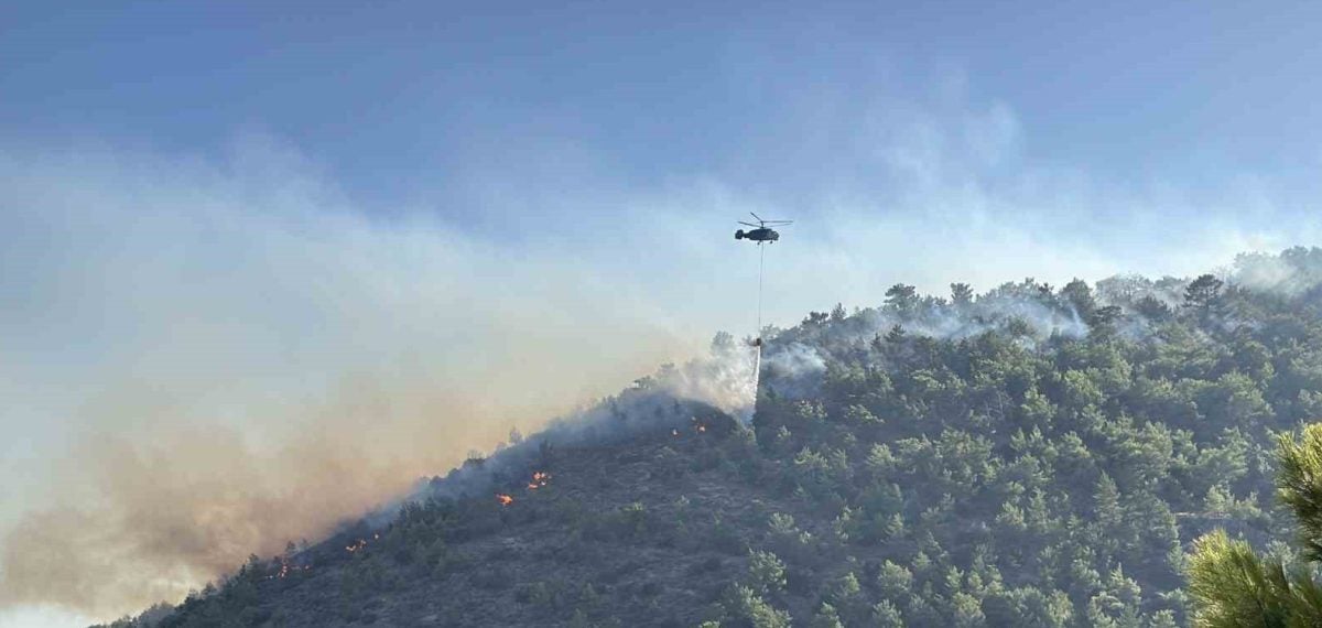 Aydıncık’ta orman yangını 10 saatte büyük ölçüde kontrol altına alındı