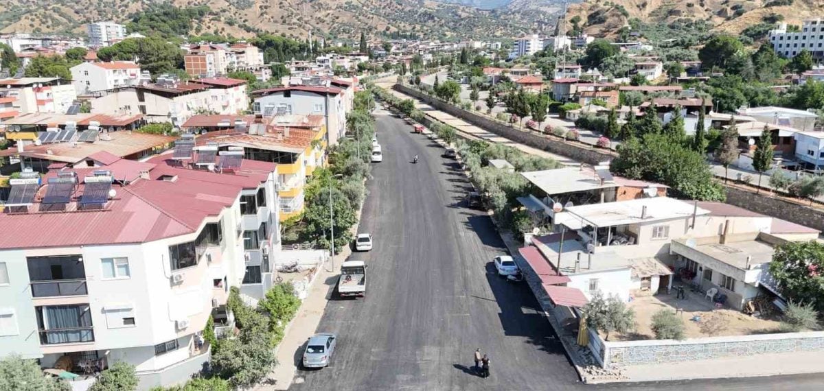 Aydoğdu Mahallesi’nde bin metrelik yol sıcak asfaltla baştan sona yenilendi