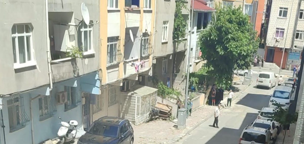 Bağcılar’da işyeri önünde silahlı saldırıda genç yaralandı, şüpheli yakalandı