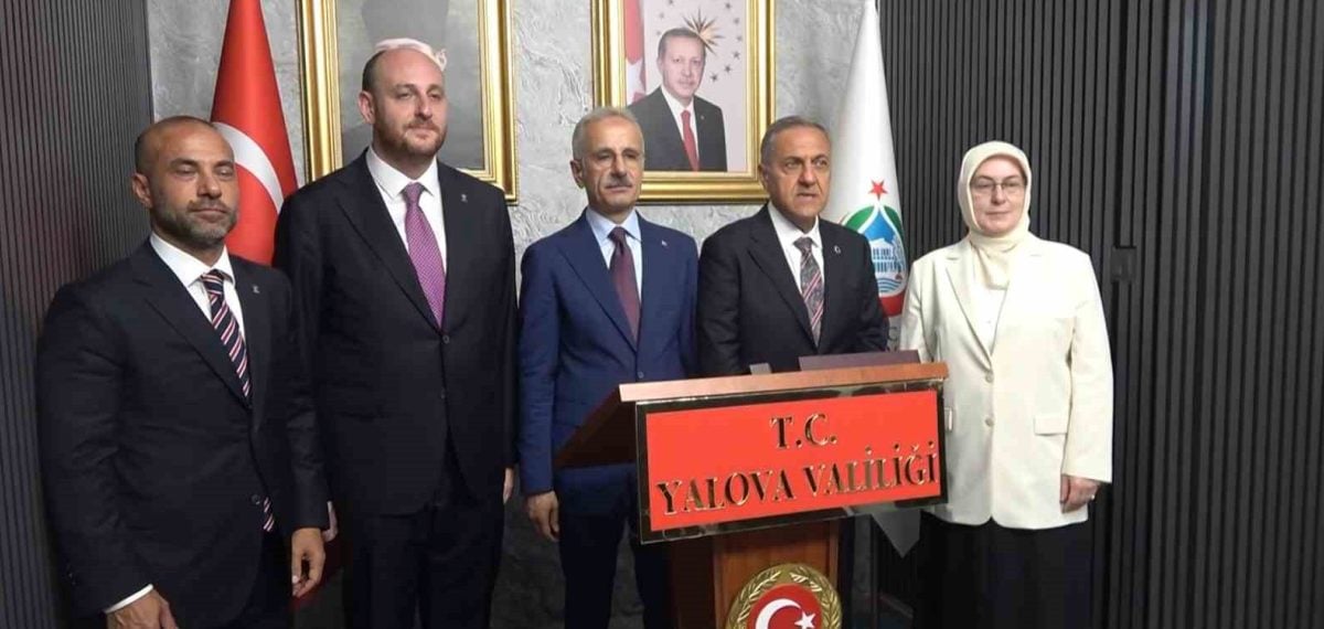 Bakan Uraloğlu Yalova’da yollar, tüneller ve gönül köprülerini anlattı