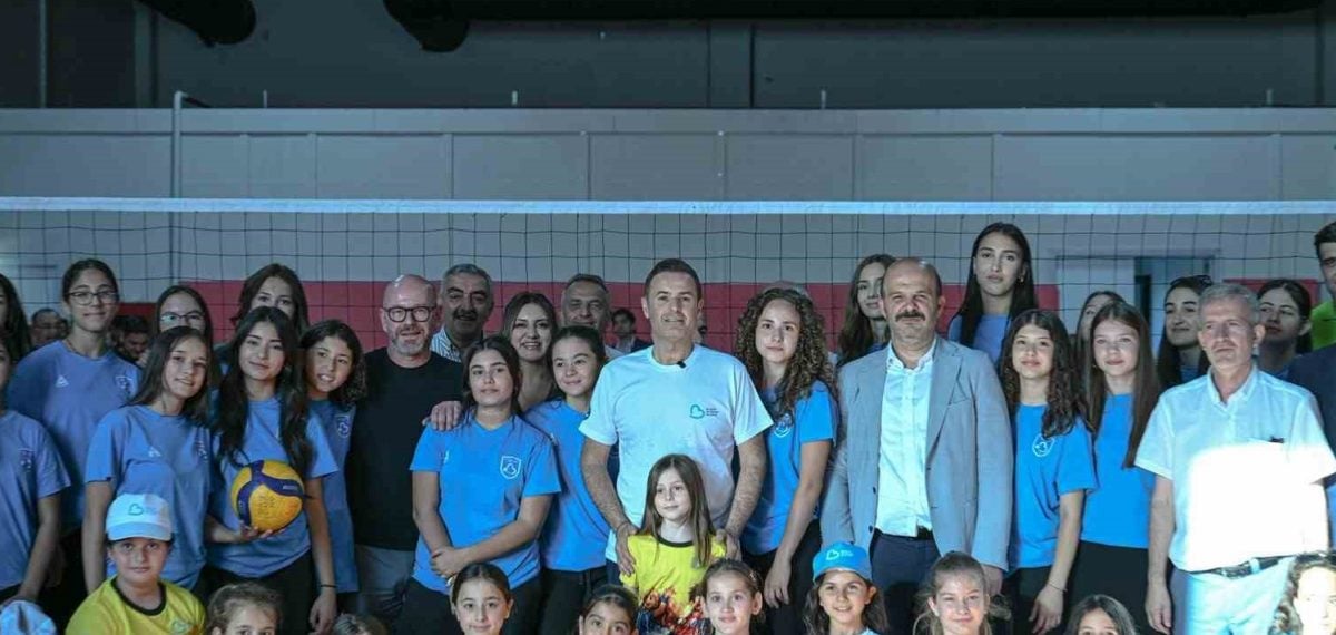Balıkesir’de Ali Hikmet Paşa Spor Tesisleri’ne 20 milyonluk sporcu gelişim ve kamp merkezi açıldı