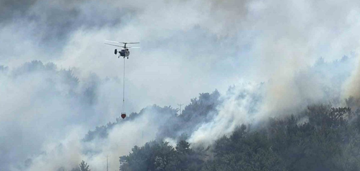 Balıkesir’de Gömeç’te süren yangına 6 uçak ve 7 helikopterle müdahale