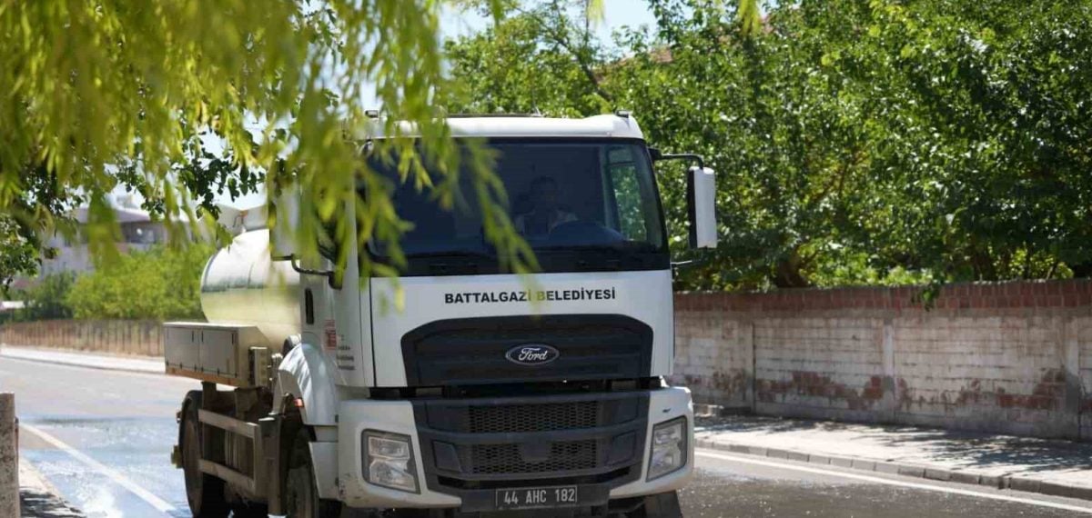 Battalgazi’de Karahan Mahallesi’nde kapsamlı temizlik ve pazar denetimi sürdü