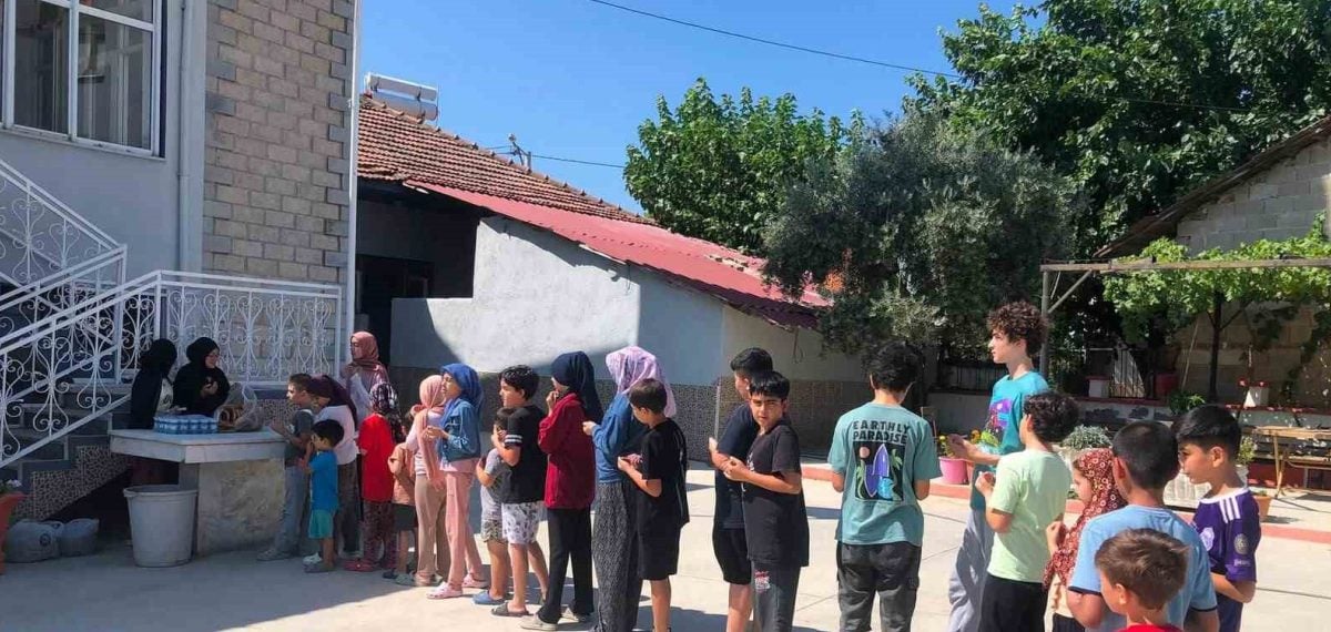 Bereketli Mahallesi’nde yaz Kur’an kursuna hayırsever desteği sürüyor