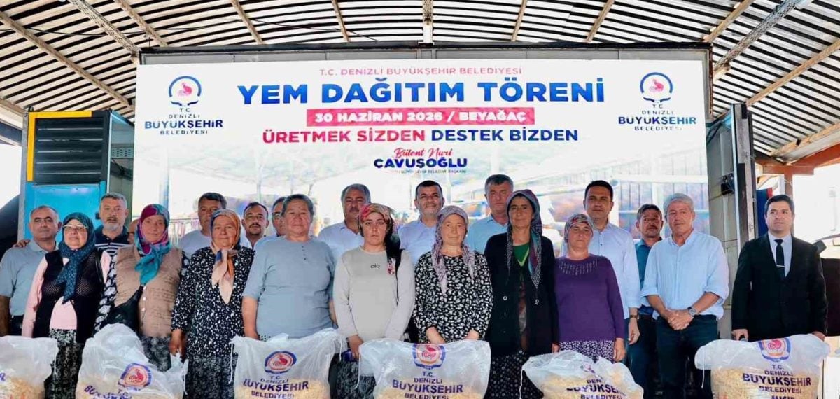 Beyağaç’ta 374 yetiştiriciye Denizli Büyükşehir’den 1.731 çuval yem desteği