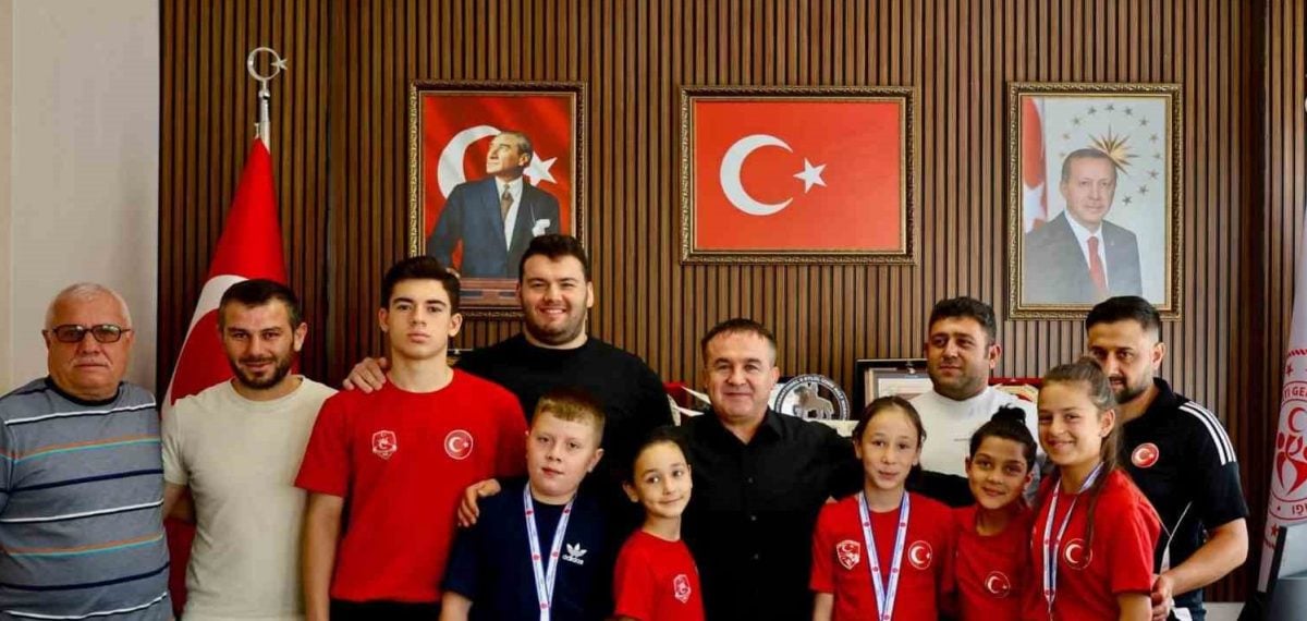 Bilecikli minik güreşçiler Türkiye şampiyonasında kazanımlarla döndü