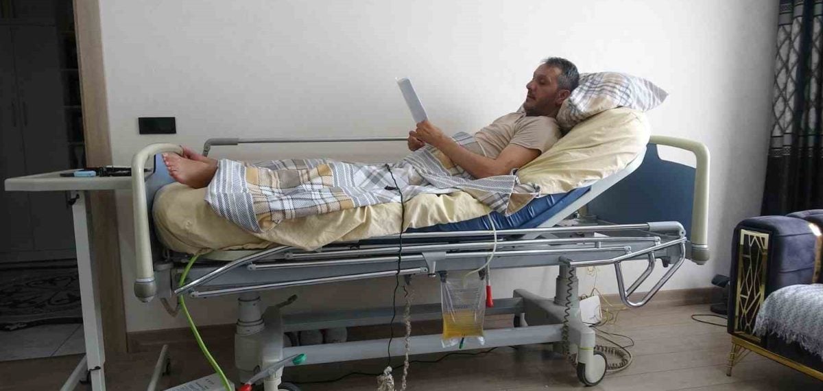 Boyun fıtığı ameliyatı sonrası felç kalan taksici üç yıldır düzenli fizik tedavi bekliyor