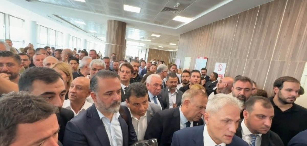 Bozbey’in ilk duruşması öncesi adliyede gerginlik ve geniş destek