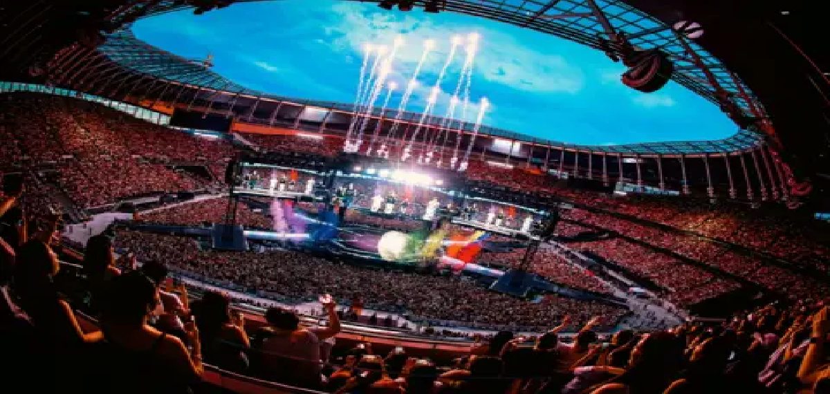bts perform at tottenham hotspur stadium as london date draws 65000 fans 0 gybA1N3k