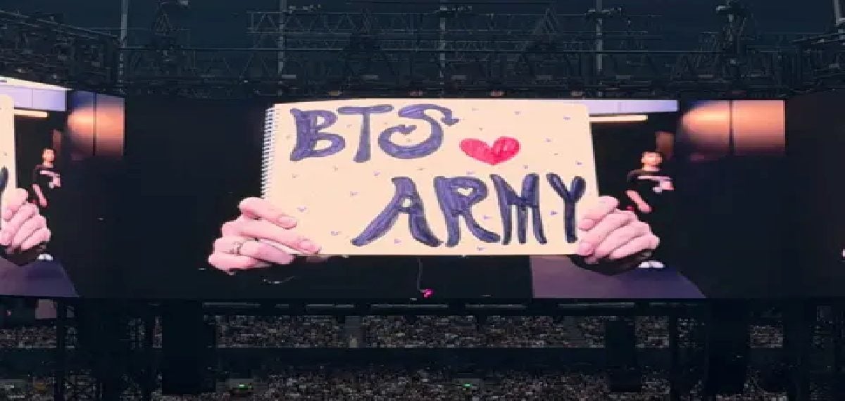 bts perform at tottenham hotspur stadium as london date draws 65000 fans 1 q8ZNvyLS