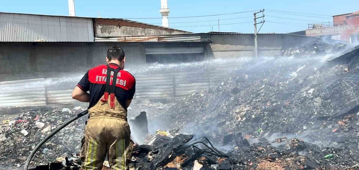Buca’daki çöplük alanda tekrar yangın çıktı, esnaf tepki gösterdi