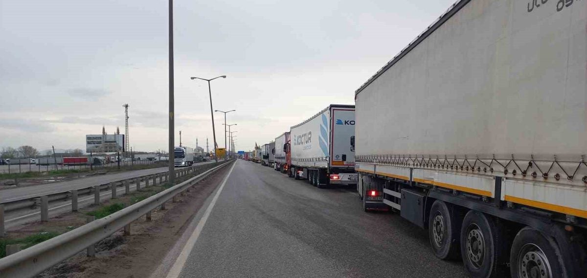 Bulgaristan’da 35°C üstü beklenen günlerde 20 ton üzeri araçlara geçici trafik yasağı