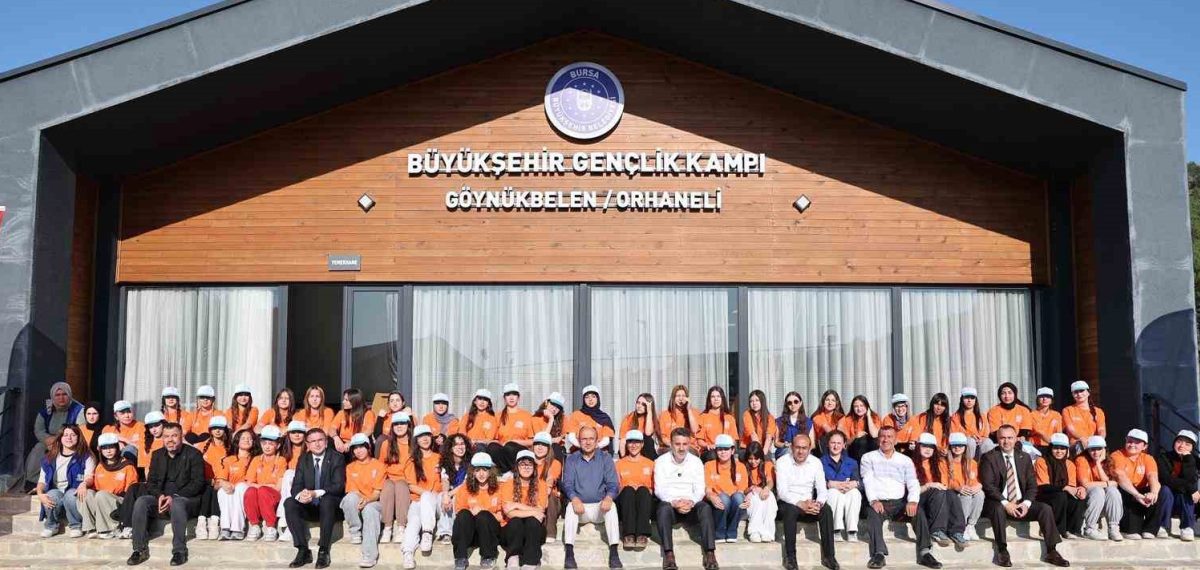 Bursa Büyükşehir Başkan Vekili Şahin Biba, Göynükbelen Gençlik Kampı’ndaki gençlerle buluştu