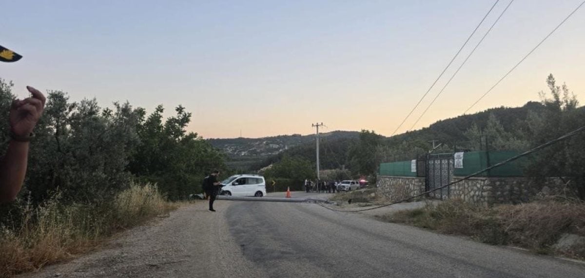 Bursa Mudanya’da elektrik direğine çarpan araca yardım ederken yaşamını yitiren genç hayatını kaybetti