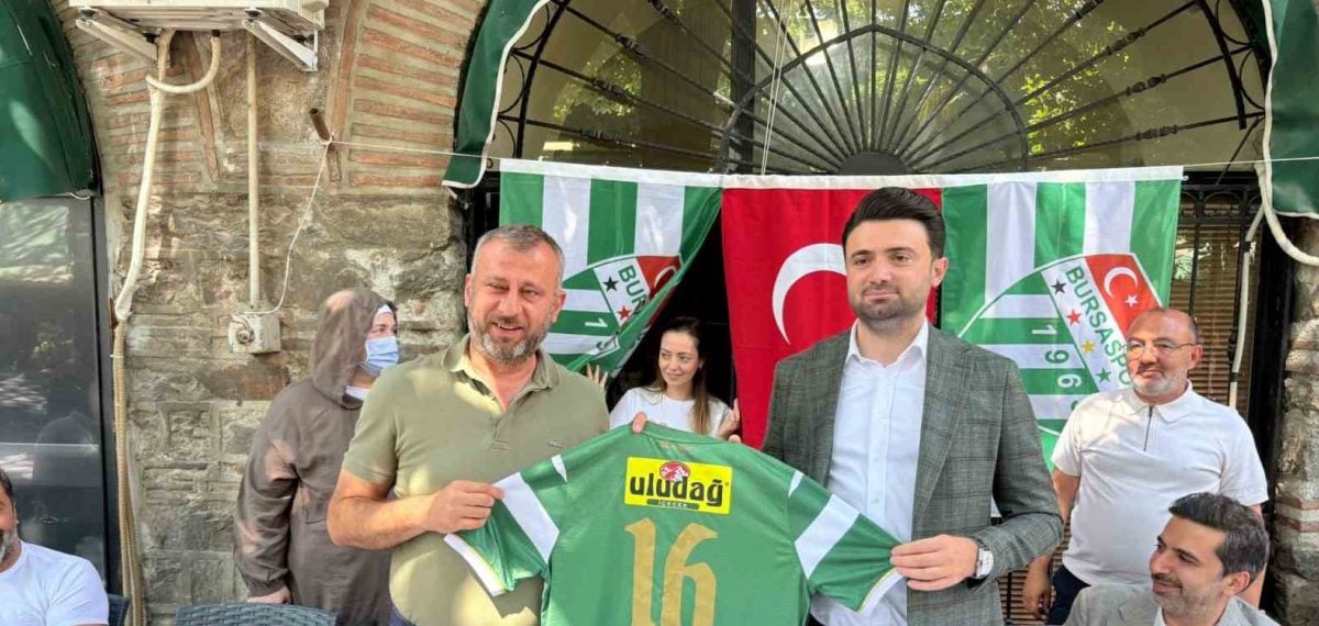 Bursaspor Başkanı Enes Çelik, Emir Han’da çarşı esnafıyla buluştu