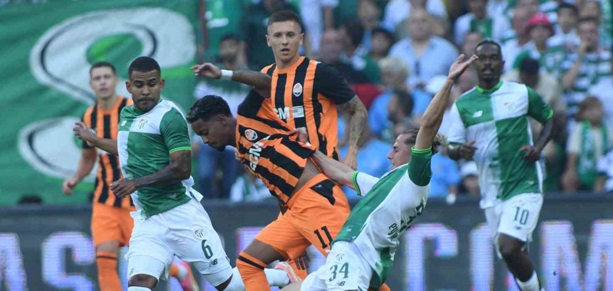 Bursaspor ile Arda Turan’ın çalıştırdığı Shakhtar Donetsk hazırlık maçında 0-0 berabere kaldı
