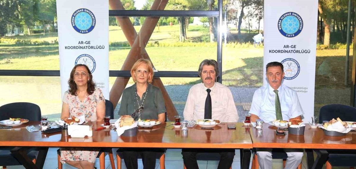 BUÜ akademisyenleriyle bilimsel performansı değerlendirdi, Q1 yayın yükselişi vurgulandı
