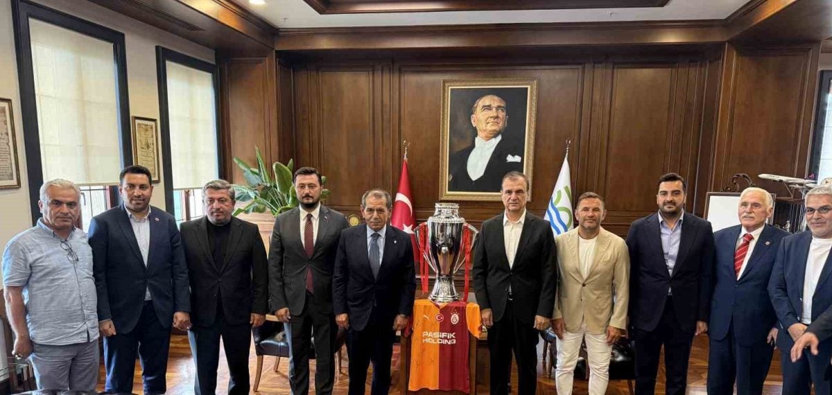 Büyükçekmece’de Galatasaray bayrağı 2025-2026 şampiyonu olarak gönder çekildi