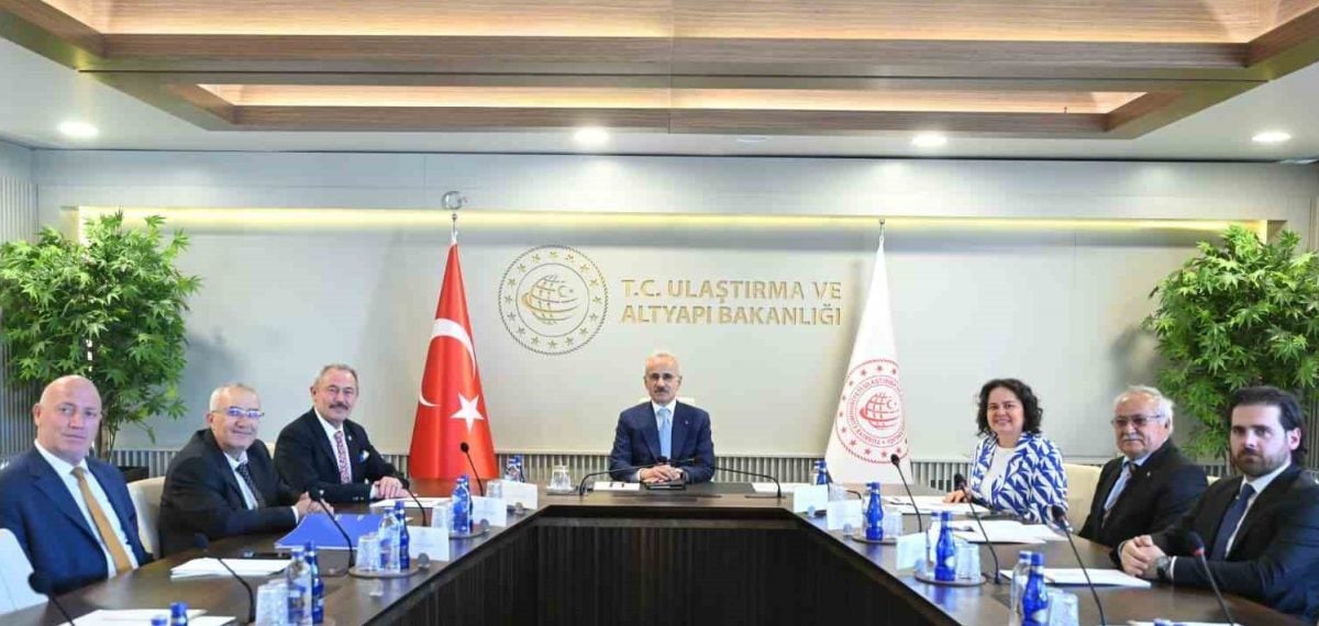 Çameli ve Babadağ heyeti Ulaştırma Bakanı Uraloğlu ile ulaşım yatırımlarını görüştü